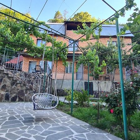 Guest House Casa Borjomi ภายนอก รูปภาพ
