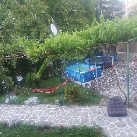 Guest House Casa Borjomi ภายนอก รูปภาพ