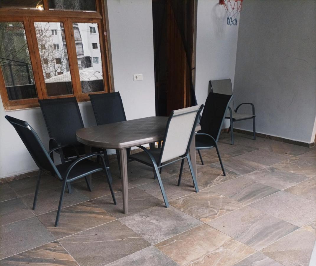 Guest House Casa Borjomi ภายนอก รูปภาพ