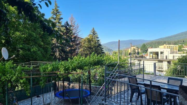 Guest House Casa Borjomi ภายนอก รูปภาพ